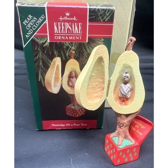 HALLMARK Ornament Partridge IN a Pear Tree 1992 Bird Wearing Underwear Opens K1 - Picture 1 of 6